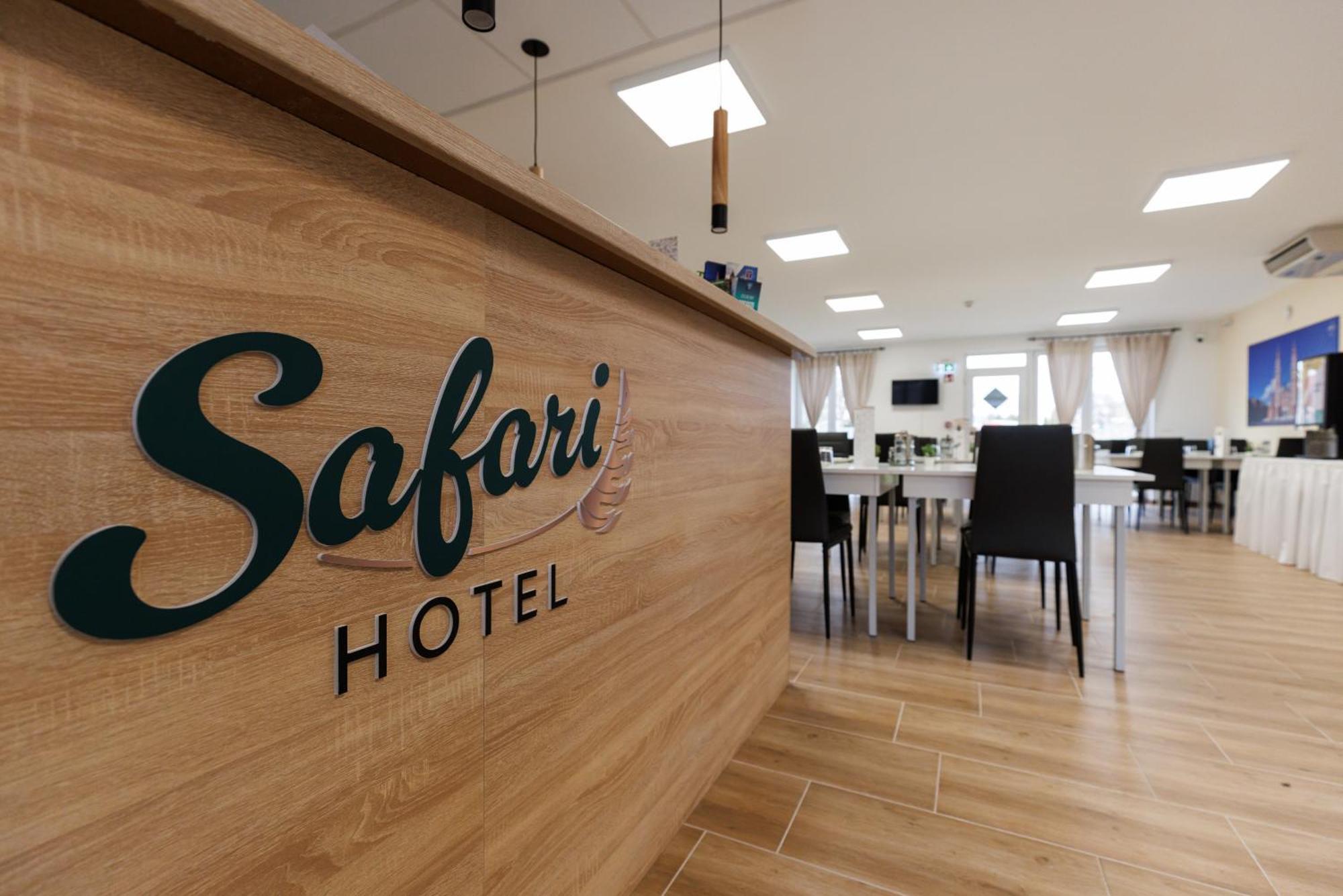 Safari Hotel Szeged Buitenkant foto