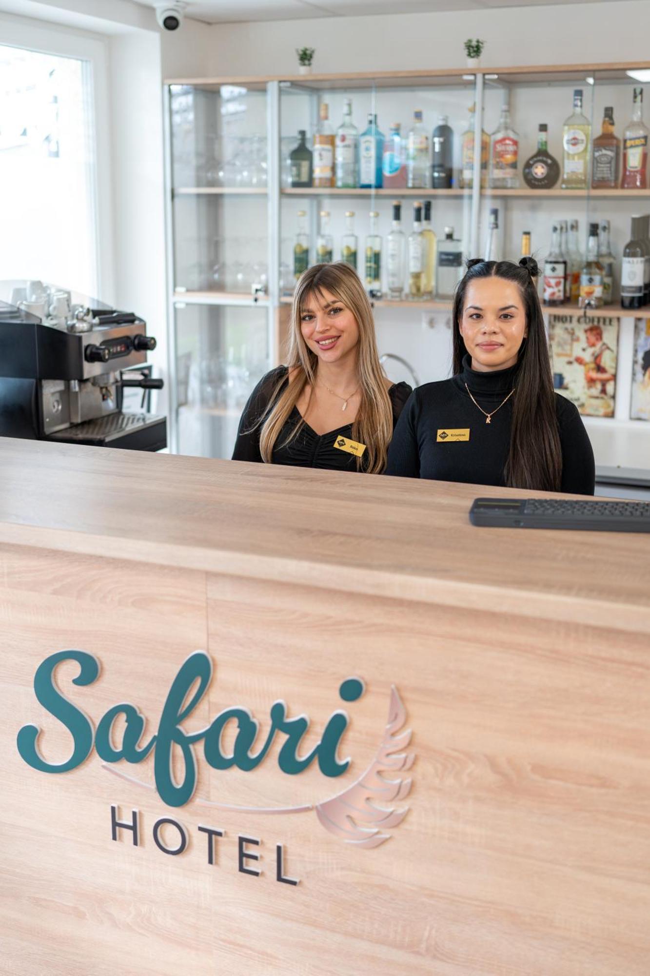 Safari Hotel Szeged Buitenkant foto